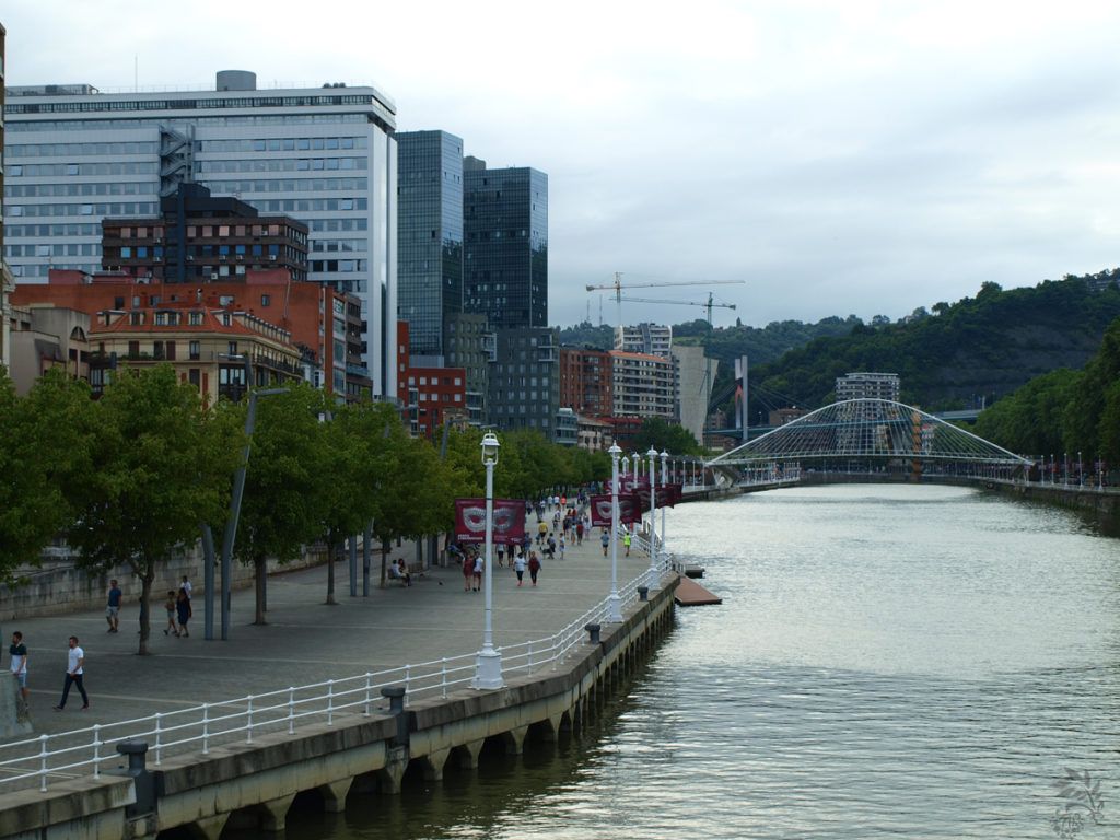 Moderní město na industriálních základech