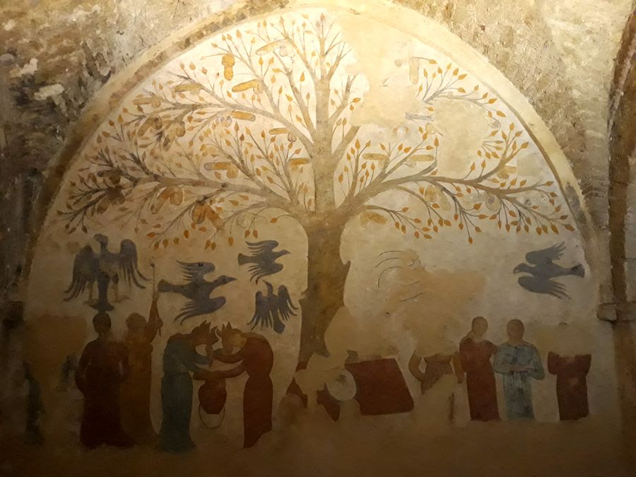 Středověká freska plná penisů… Dokonalé. Prostě dokonalé.