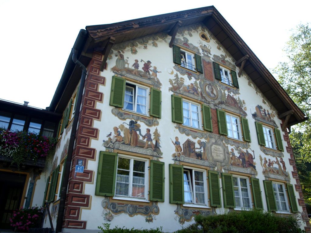 Snad jediný domek, který se mi vešel do objektivu celý. Relativně.