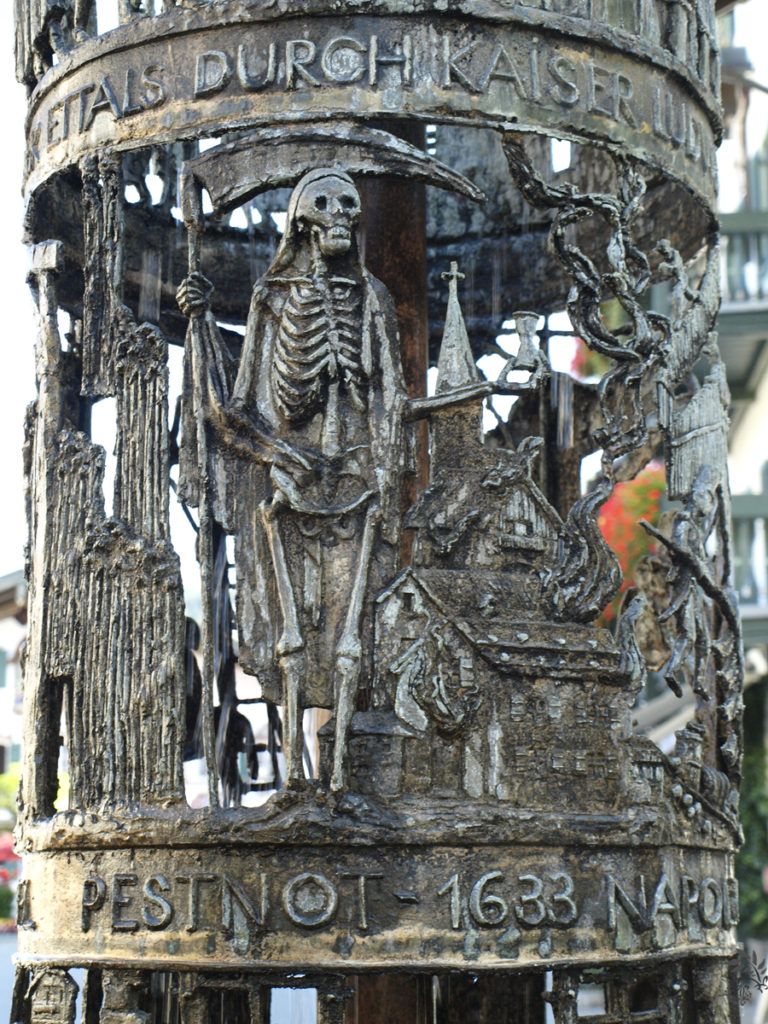 Kašna připomínající významné události, včetně moru