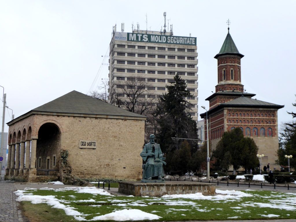 Rumunsko v kostce. Cokoliv pohledné je 100+ let staré.