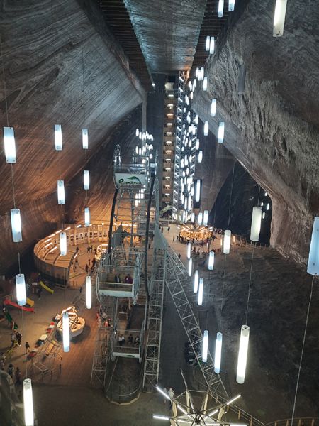 Ruské kolo, malé kuželky, možná i nějaký minigolf… Vše pod zemí.